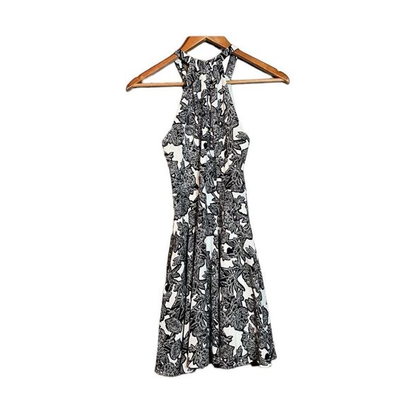 NWT! Express patterned black and white dress - Picture 12 of 12